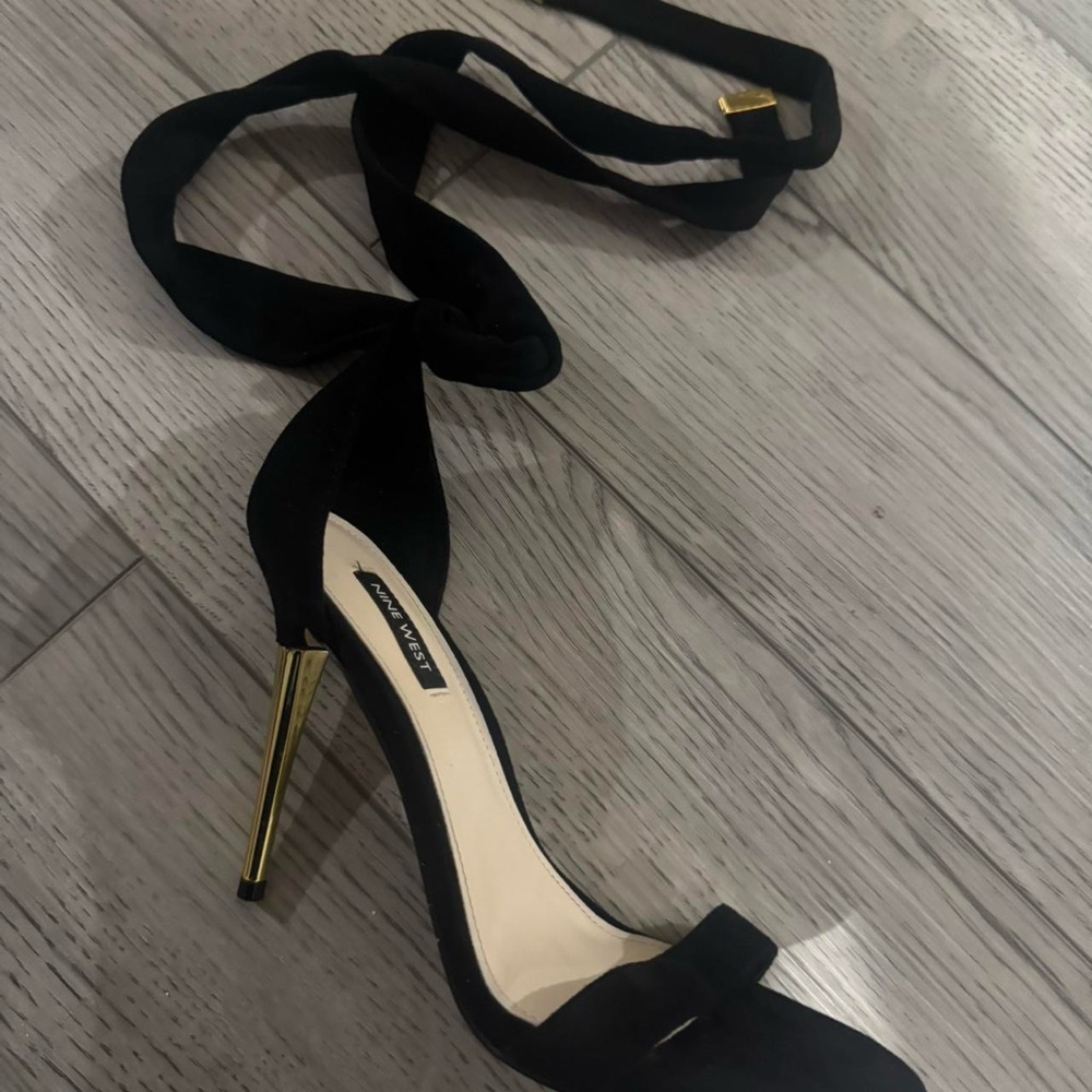 Nine West Black and Gold Heels